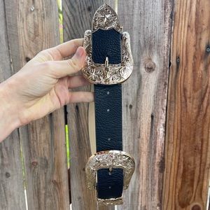 All that glitters belt fits size US 4 - 8